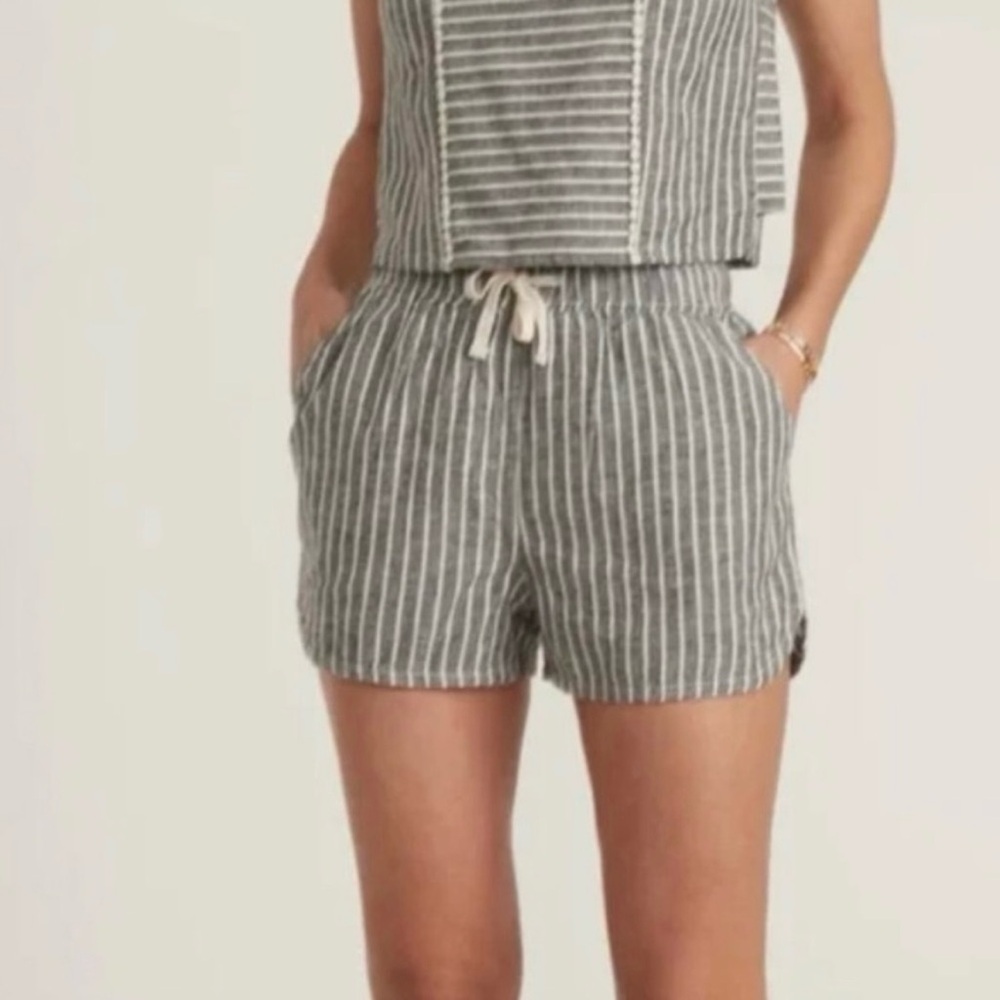 EUC Marine Layer Beach Shorts Women’s M Gray White Stripe Hemp Blend Pull on - Picture 2 of 11